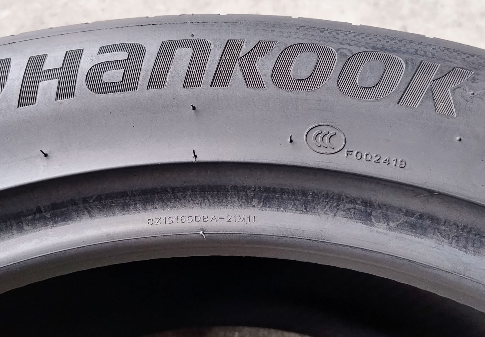 Шини літні R19 255/45 Hankook Ventus S1 Evo3 EV