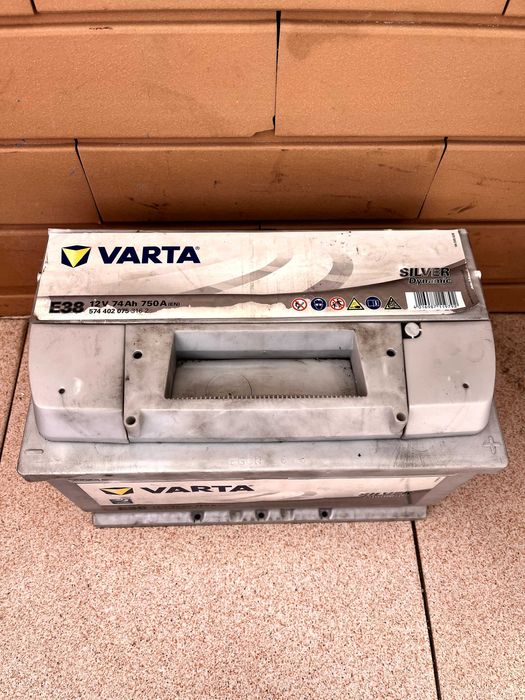 Bateria Varta Silver Dynamic 12V E38 74 Ah 750A USADA