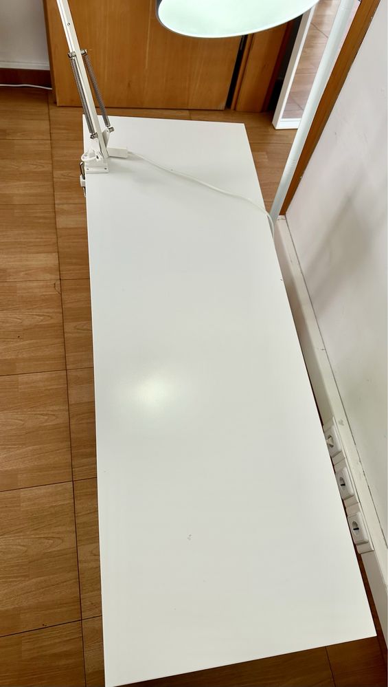 Secretária + Candeeiro IKEA