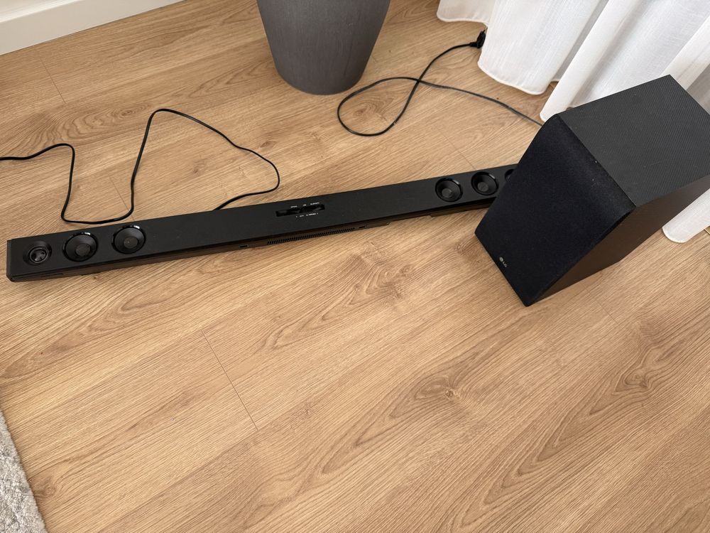 Soundbar LG + subwoofer