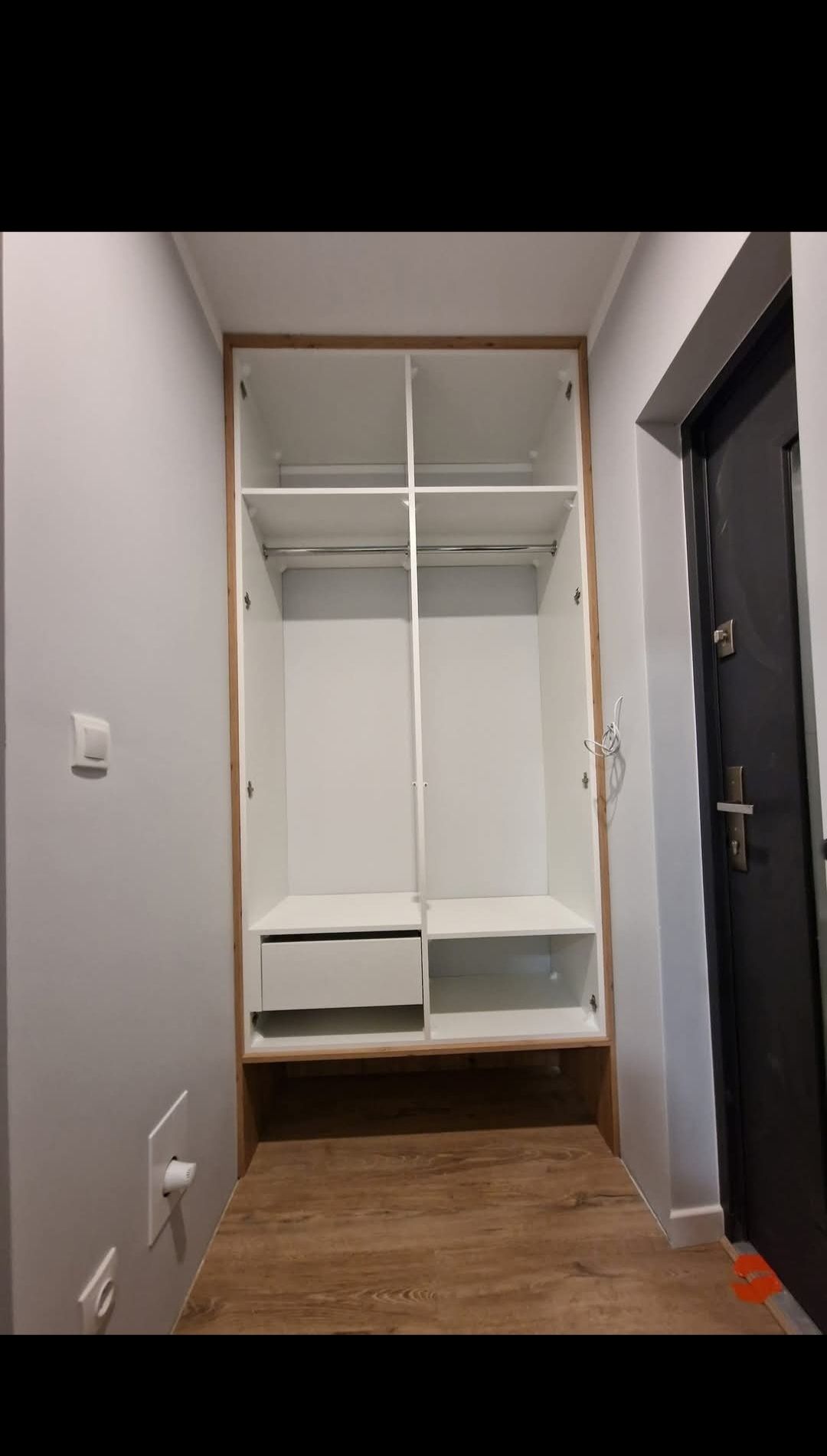 Meble na wymiar usługi stolarskie garderoby