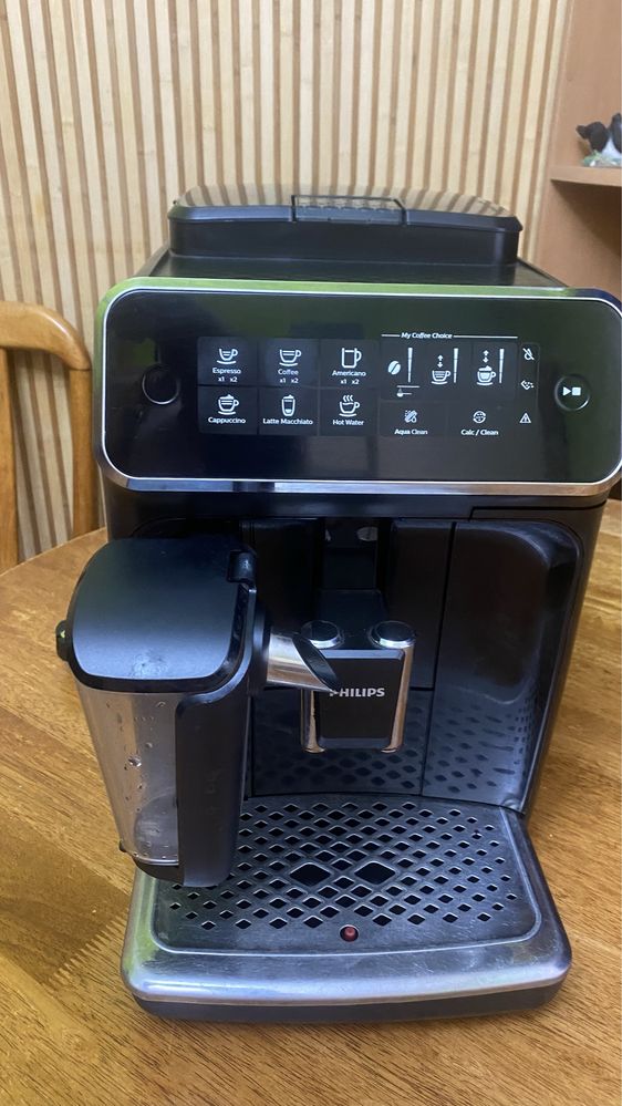 Продам автоматическую кофемашину Philips 3243/50 (series 3200 LatteGo)