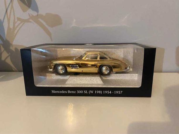 Model auta Mercedes 300 SL  W198 Gold Dealer Edition