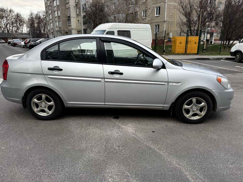Автомобіль хюндай акцент 1.4 газ бензин 2008 рік