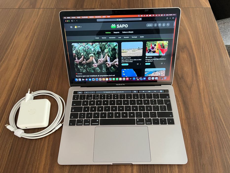 MacBook Pro 13" 2017 com Touch Bar impecável