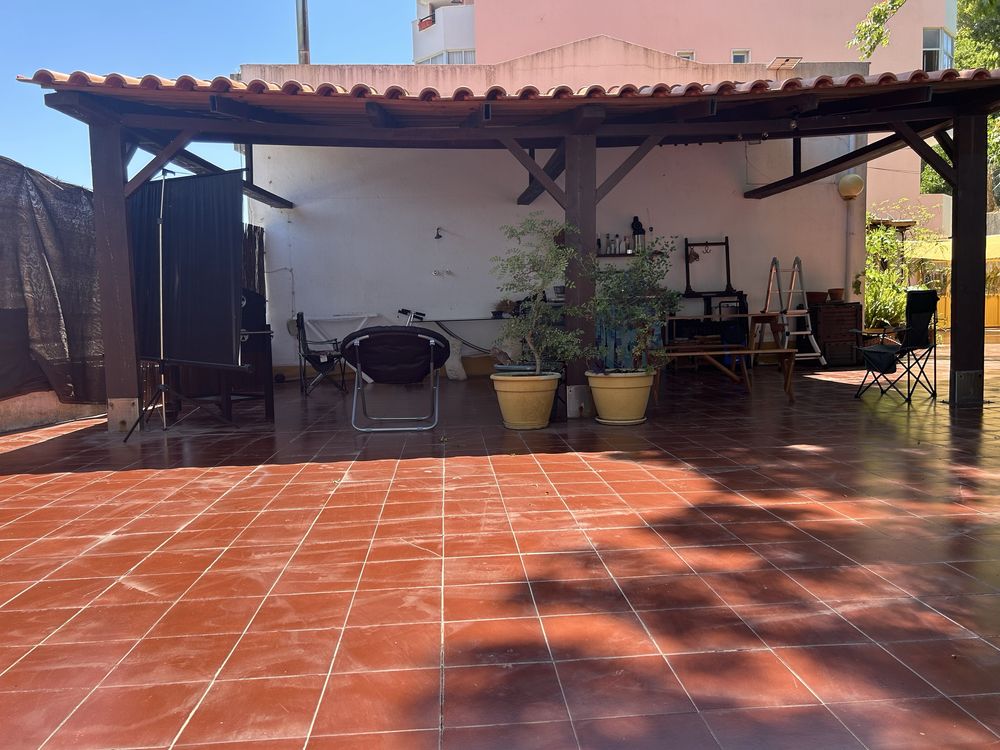 Moradia com terraço Almada zona calma perto Seminario
