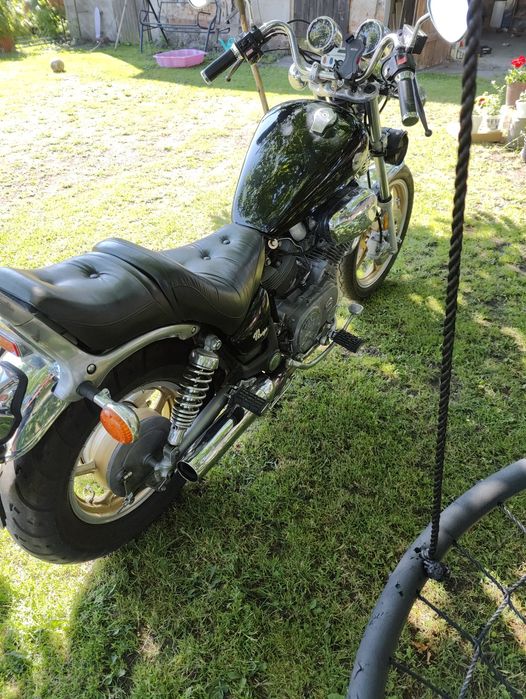 Yamaha Virago 700