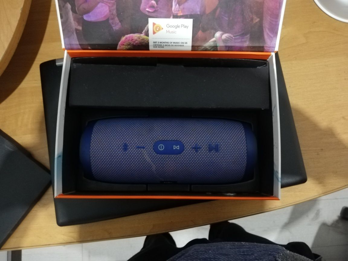 Продам jbl charge 3 ideal