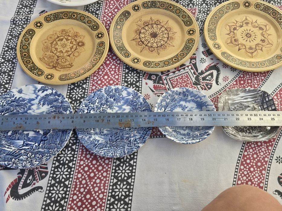 Pratos vintage pintados mão