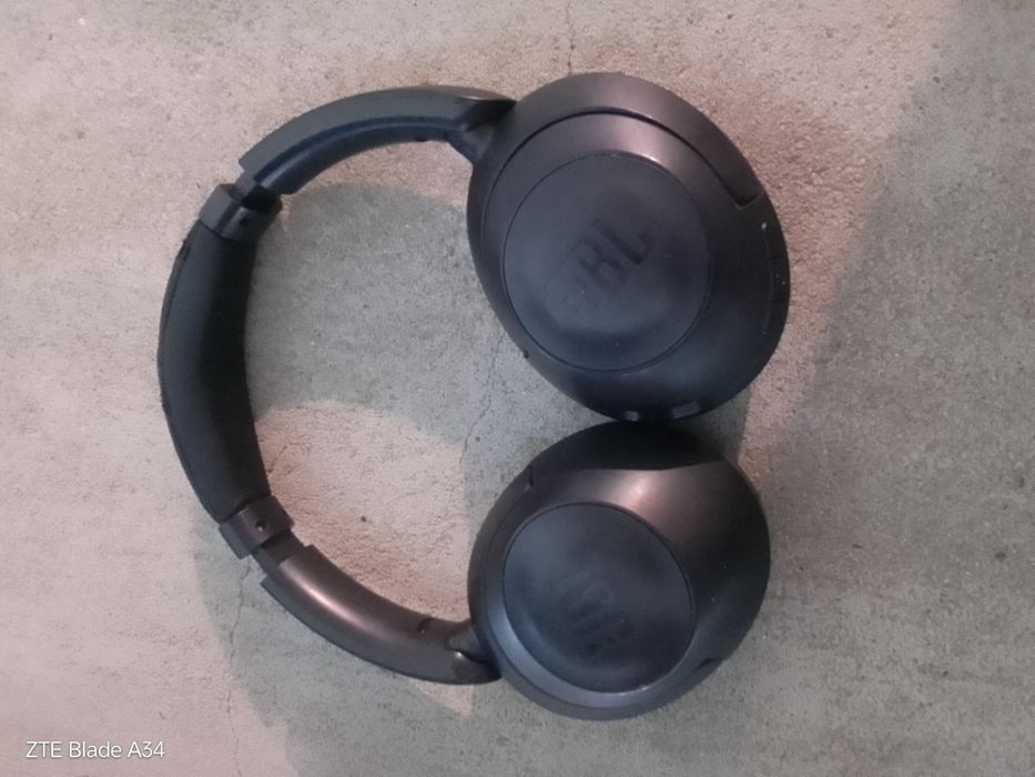Fones JBL grandes