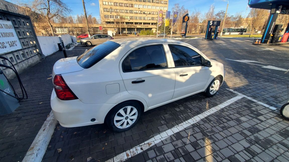 Chevrolet AVEO LS 1.5 2011 г