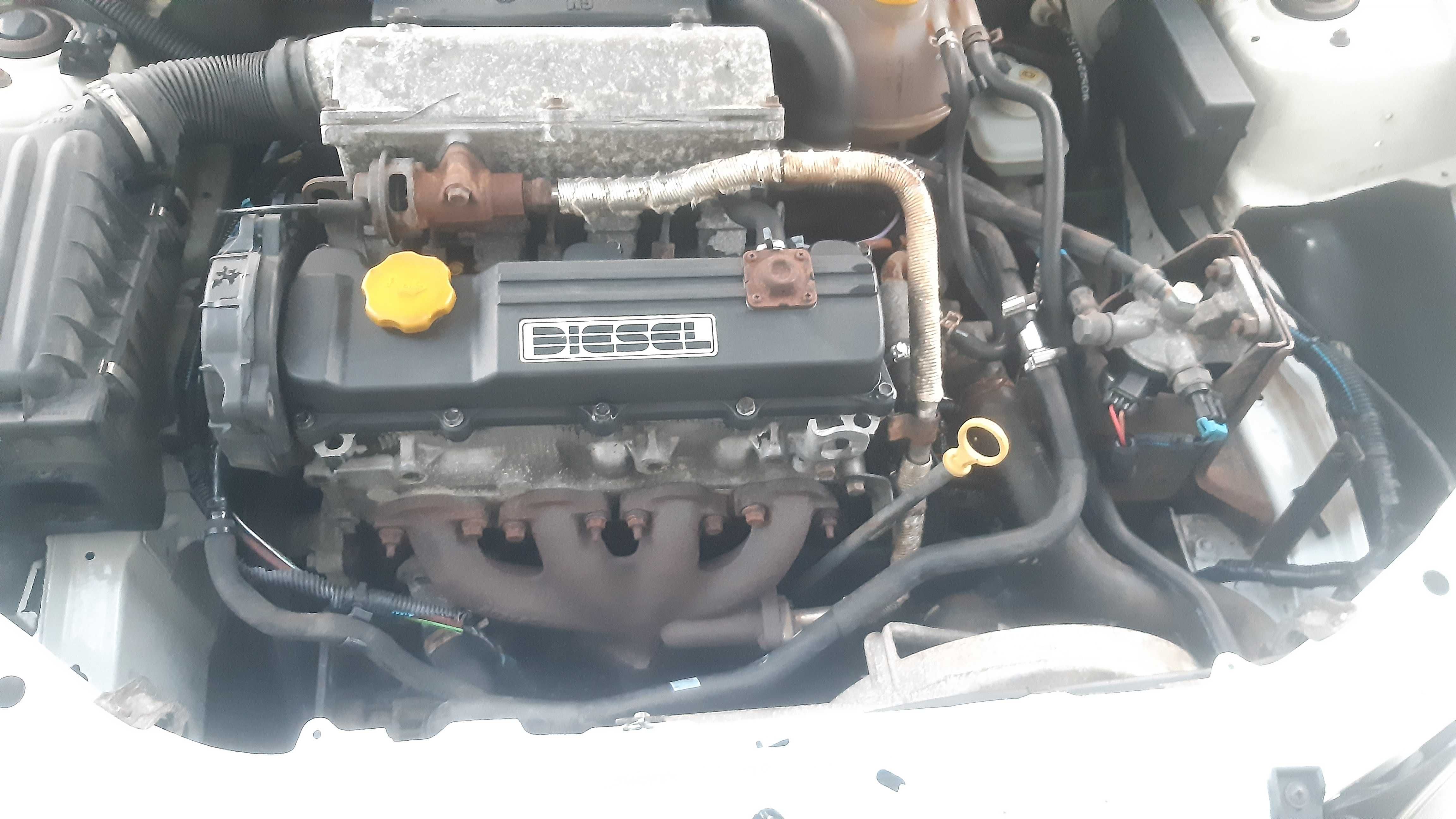Opel Corsa B 1.7D usado em bom estado