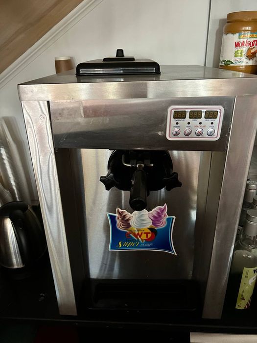 Фрізер для морозива, апарат для морозива