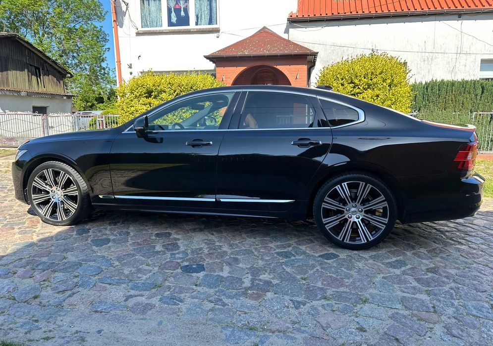 Volvo S90      2022