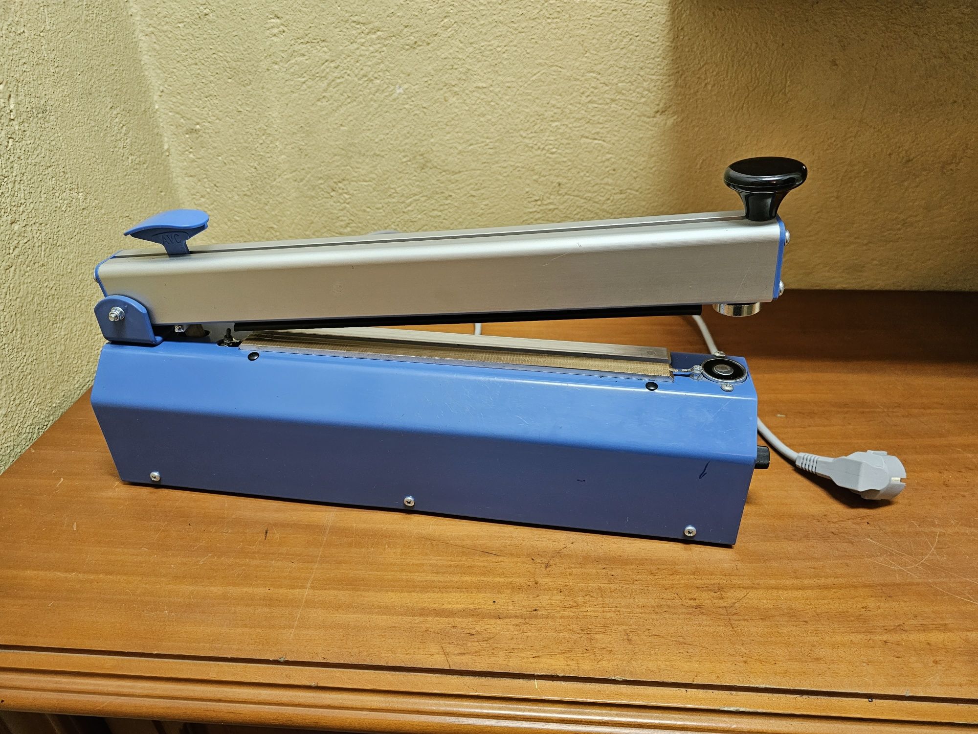 Zgrzewarka do folii AVC TMS.310
