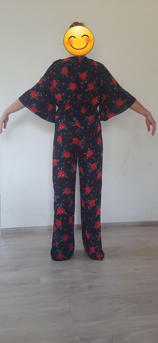 Kombinezon kwiaty wzorzysty elegancki wizytowy 38 M