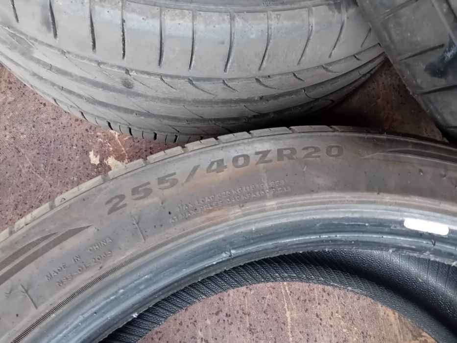 Opony letnie 255/40 R20