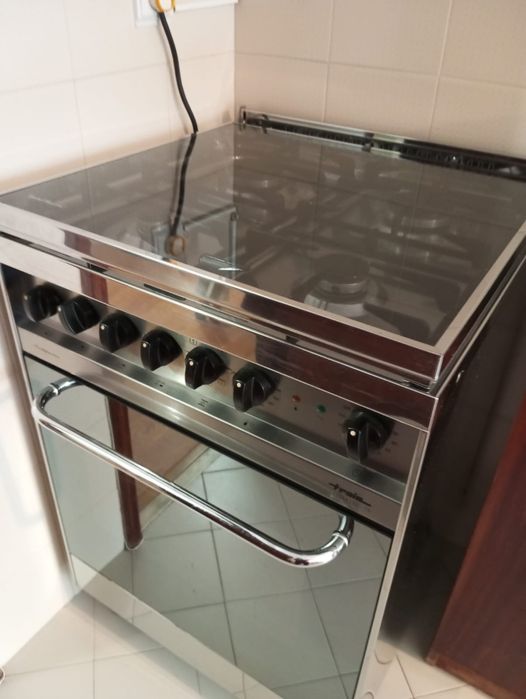 Fogão Tróia  eléctrico e a gas