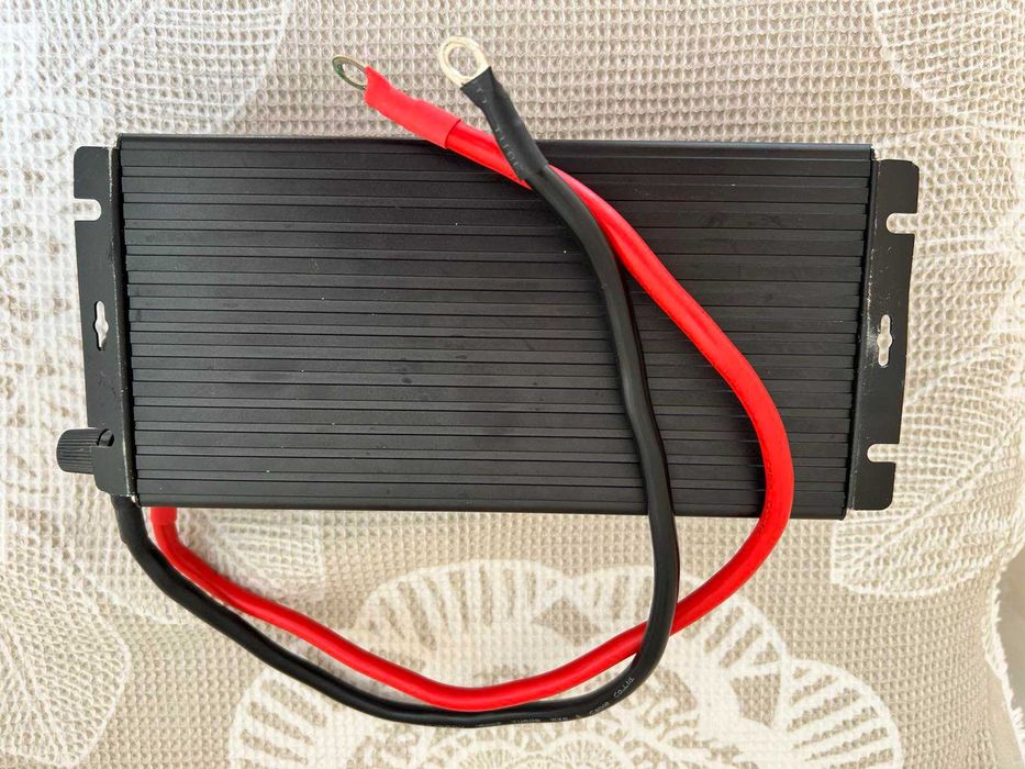 Потужний автомобільний інвертор LVYUAN 1500W / 3000W 24V