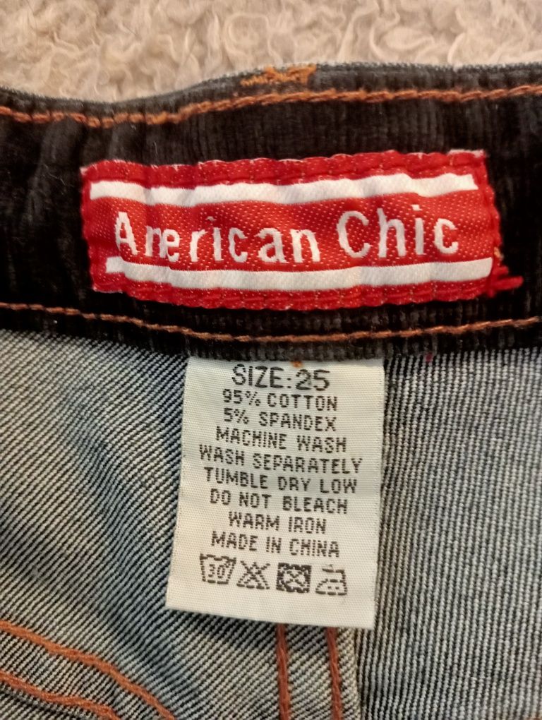 Spodnie dzwony firmy American Chic