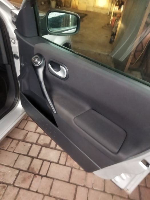 Авто Меган 2 сірого кольору, відмінний стан