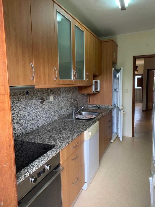 Arrenda-se T3 Gueifães -Maia