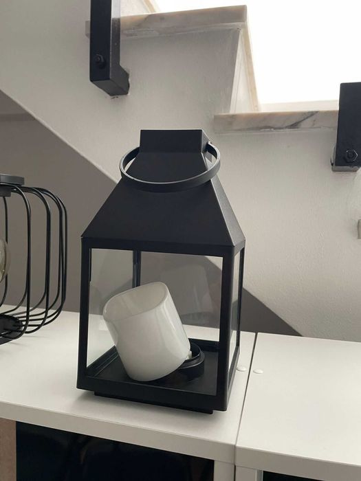 Vários objetos de decoração