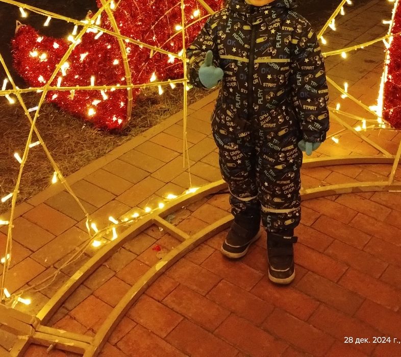 Продам зимовий комбінезон на хлопчика