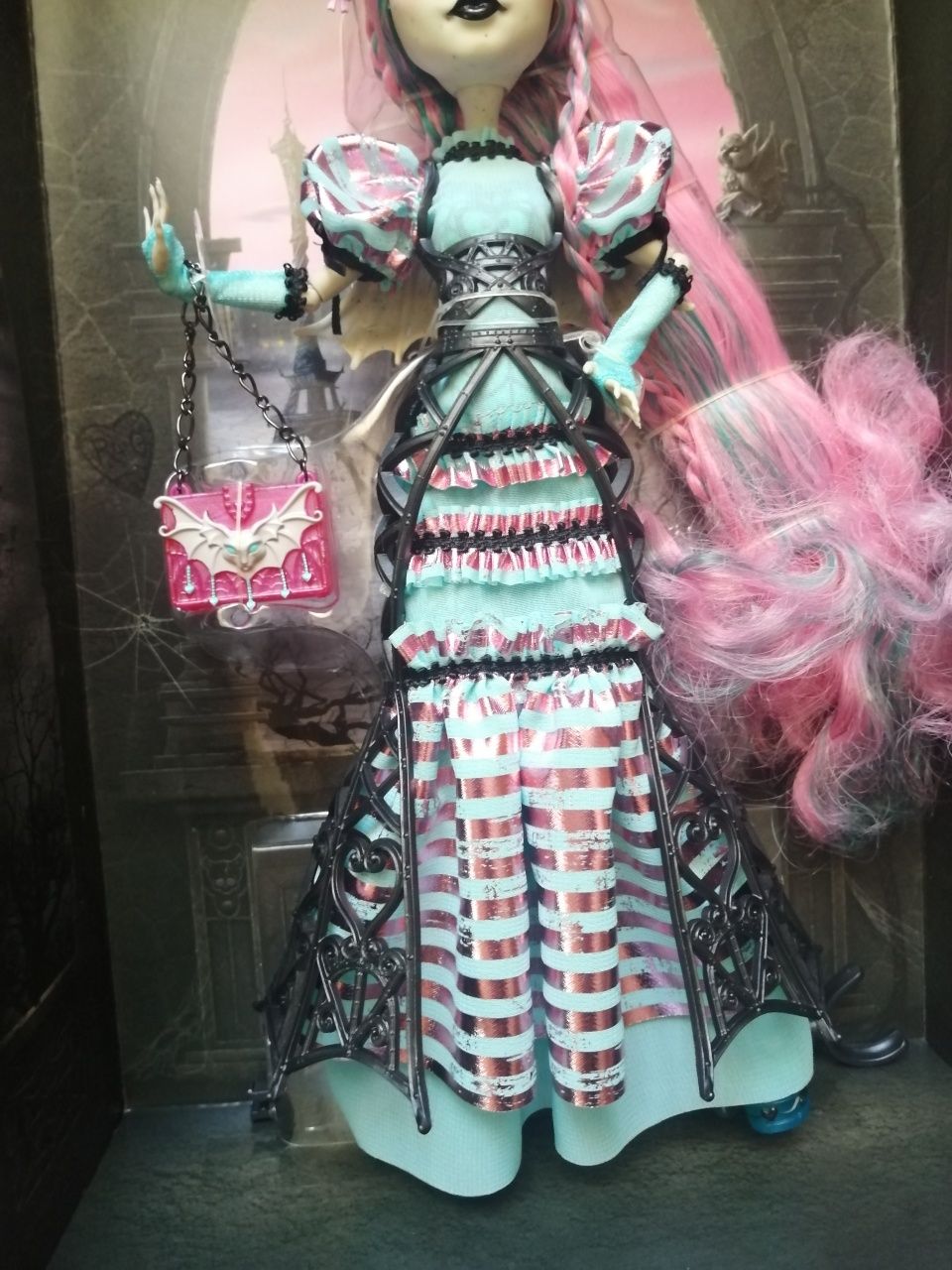Rochelle Goyle Fang Vote Monster High