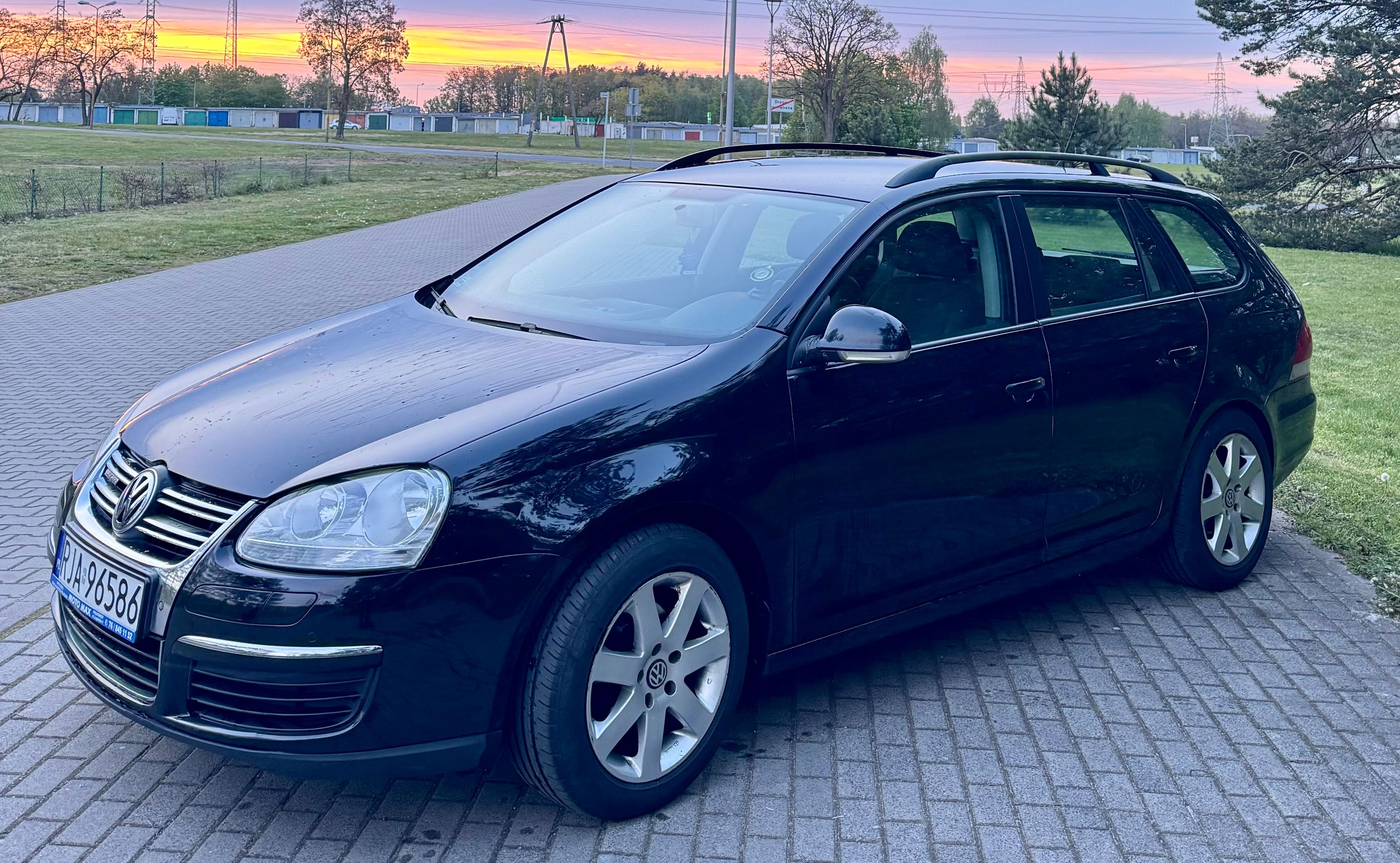 Volkswagen Golf V 1.9  2009 Długie opłaty bogate wyposażenie