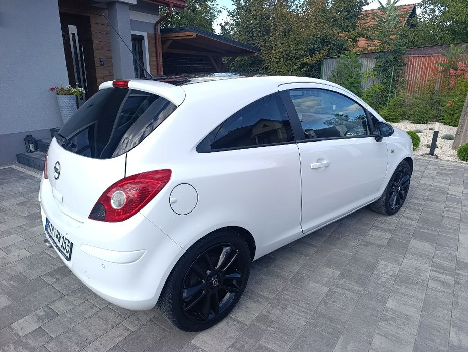 Opel Corsa D lift Edition 1.4 b 101KM org lak i prze.Aso Niemcy