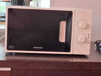 MIKROFALA SAMSUNG stan bdb wszystko działa . Polecam