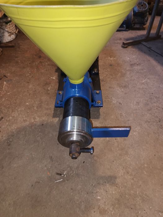 Продам  маслопрес олійниця 60кг/час НОВА