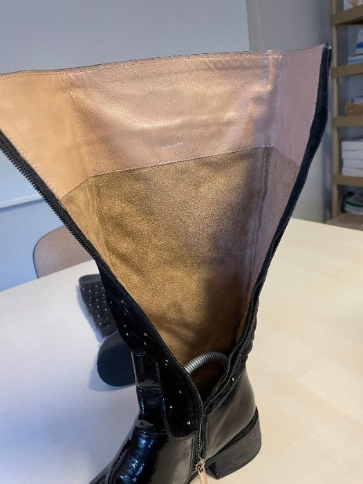 Skórzane kozaki damskie 37 Armani Jeans