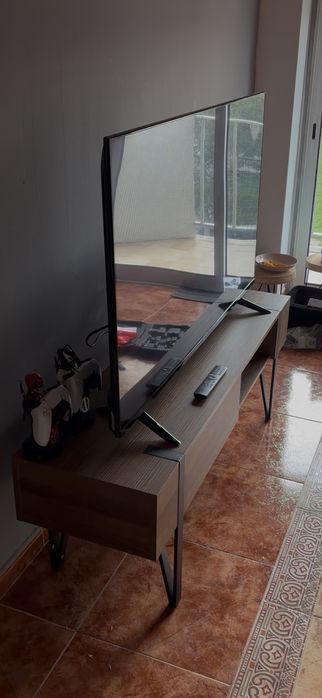 Móvel de TV RETH em carvalho escuro