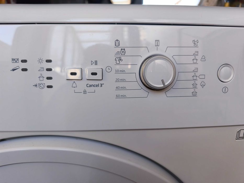 Máquina secar roupa