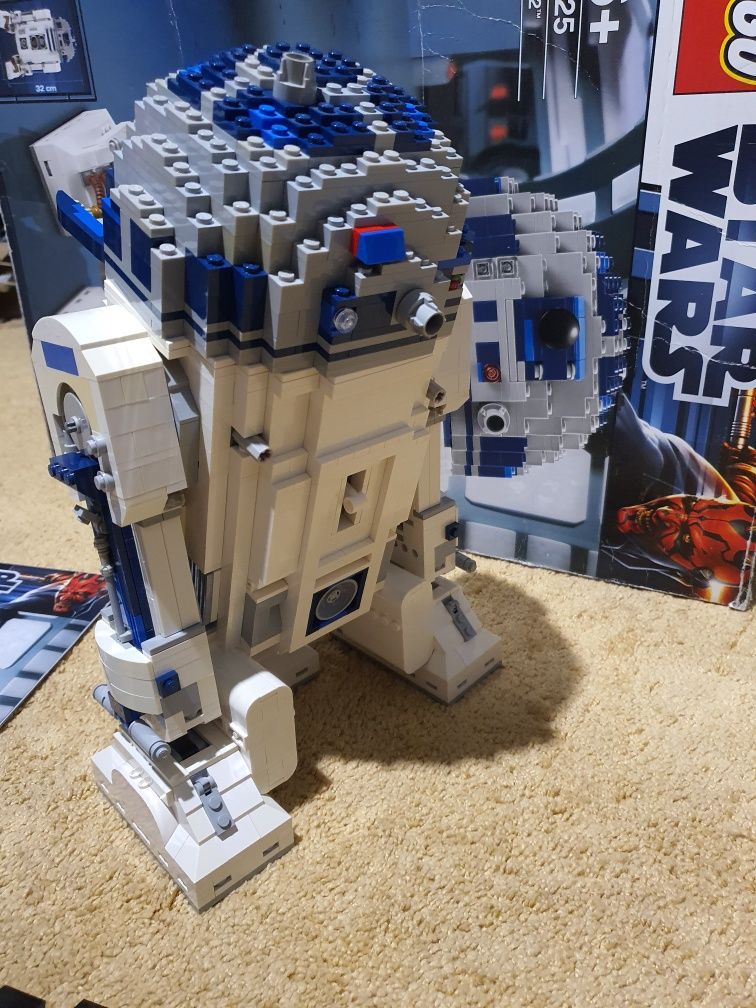 Lego Star Wars 10225 R2-D2 UCS pierwszej serii