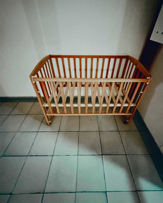 КРОВАТКА с матрасом и постельным бельем