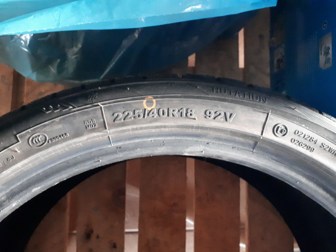 Opony zimowe 225/40 r18 Firemax