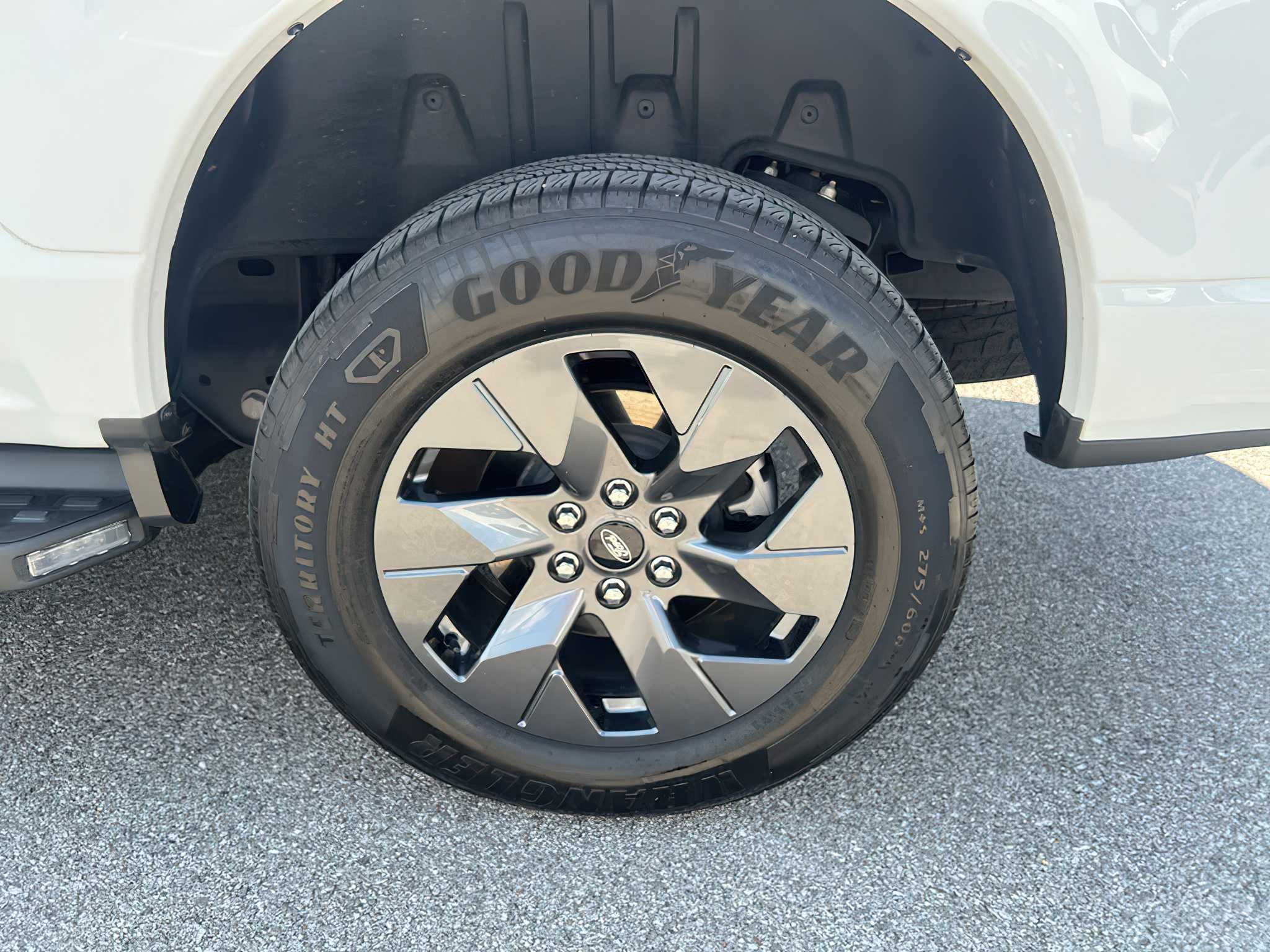 Ford F-150 Lightning Lariat 2023