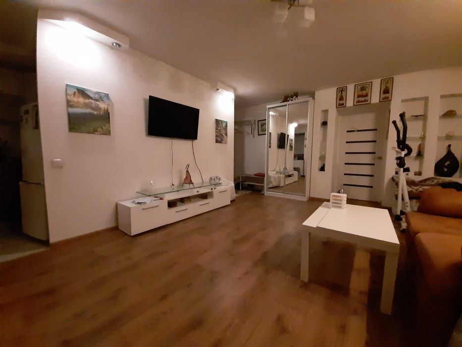 Продам свою 2кв. (студия+спальня), 2/5, метро 23 Августа (Вайбер)