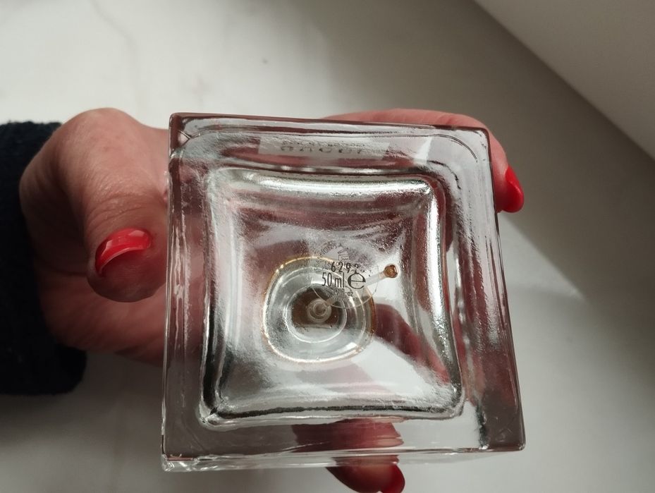 Ozdoba toaletki, szklana buteleczka po perfumach Gucci, nienapełnialna