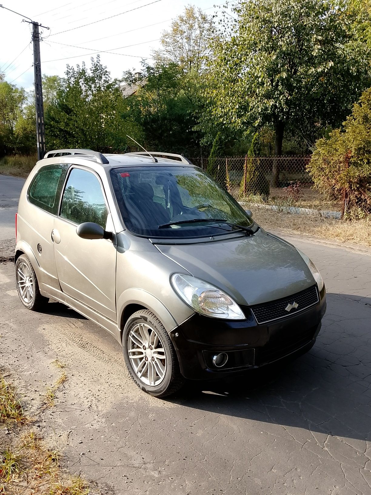 Ligier X TOO microcar z automatyczną skrzynią.