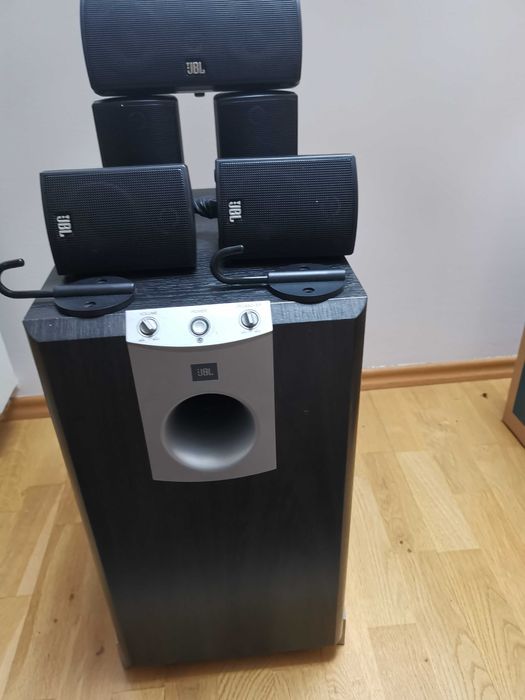System kina domowego 5.1 JBL SUB 138