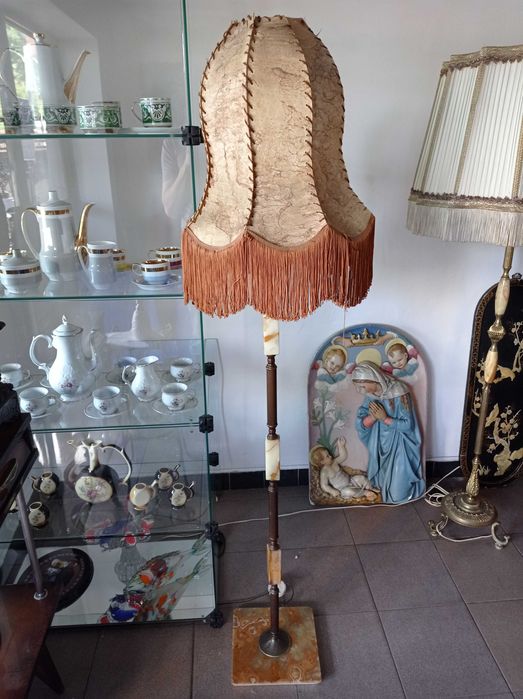 Wysoka stojaca stylowa marmurowo mosiezna lampa OS1006