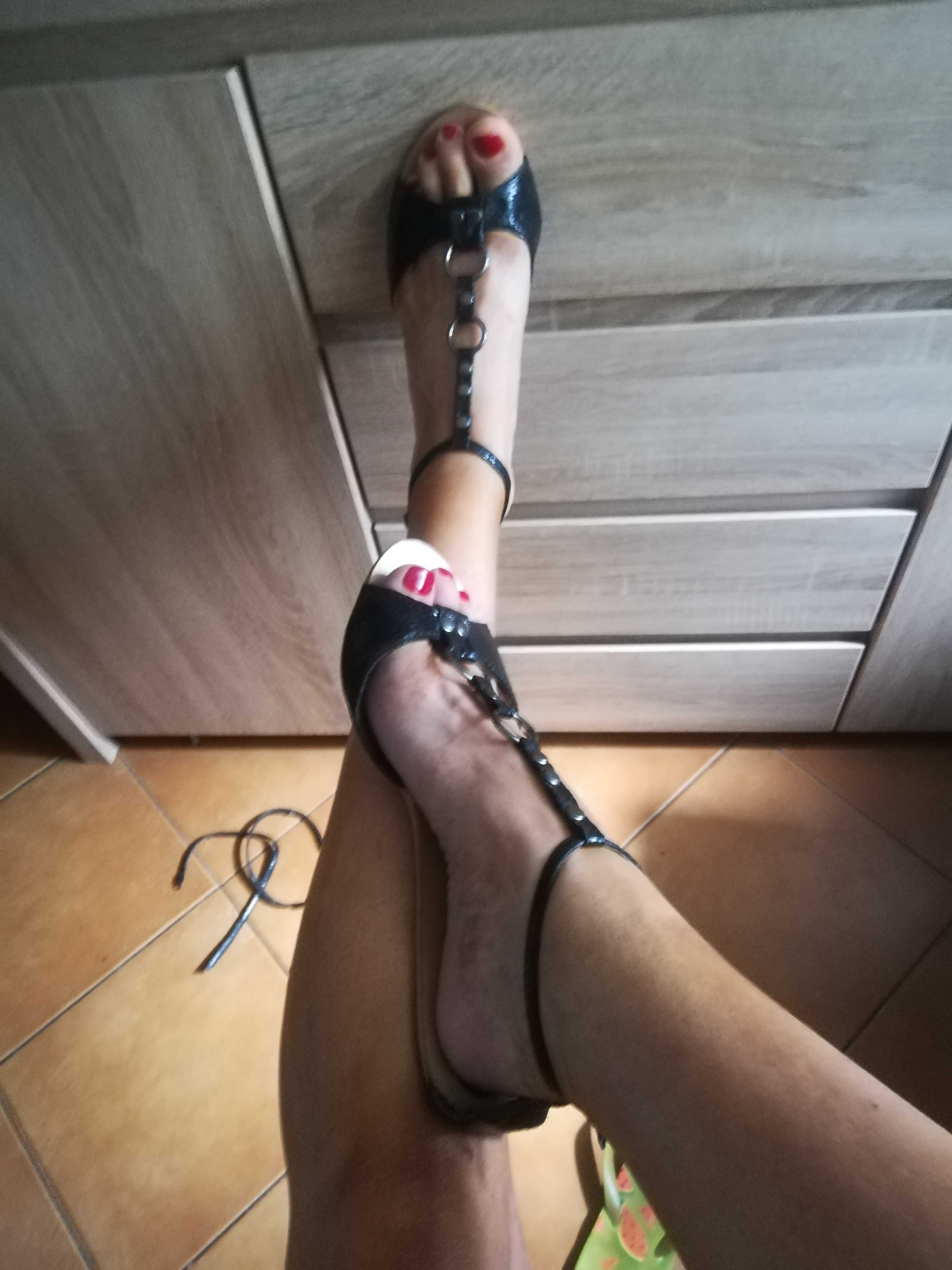 Stylowe sandalki/42-43/28 cm. stopa.