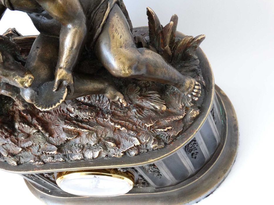 32 см/Камінний годинник з фігурною композицією" Хлопчик із собакою"