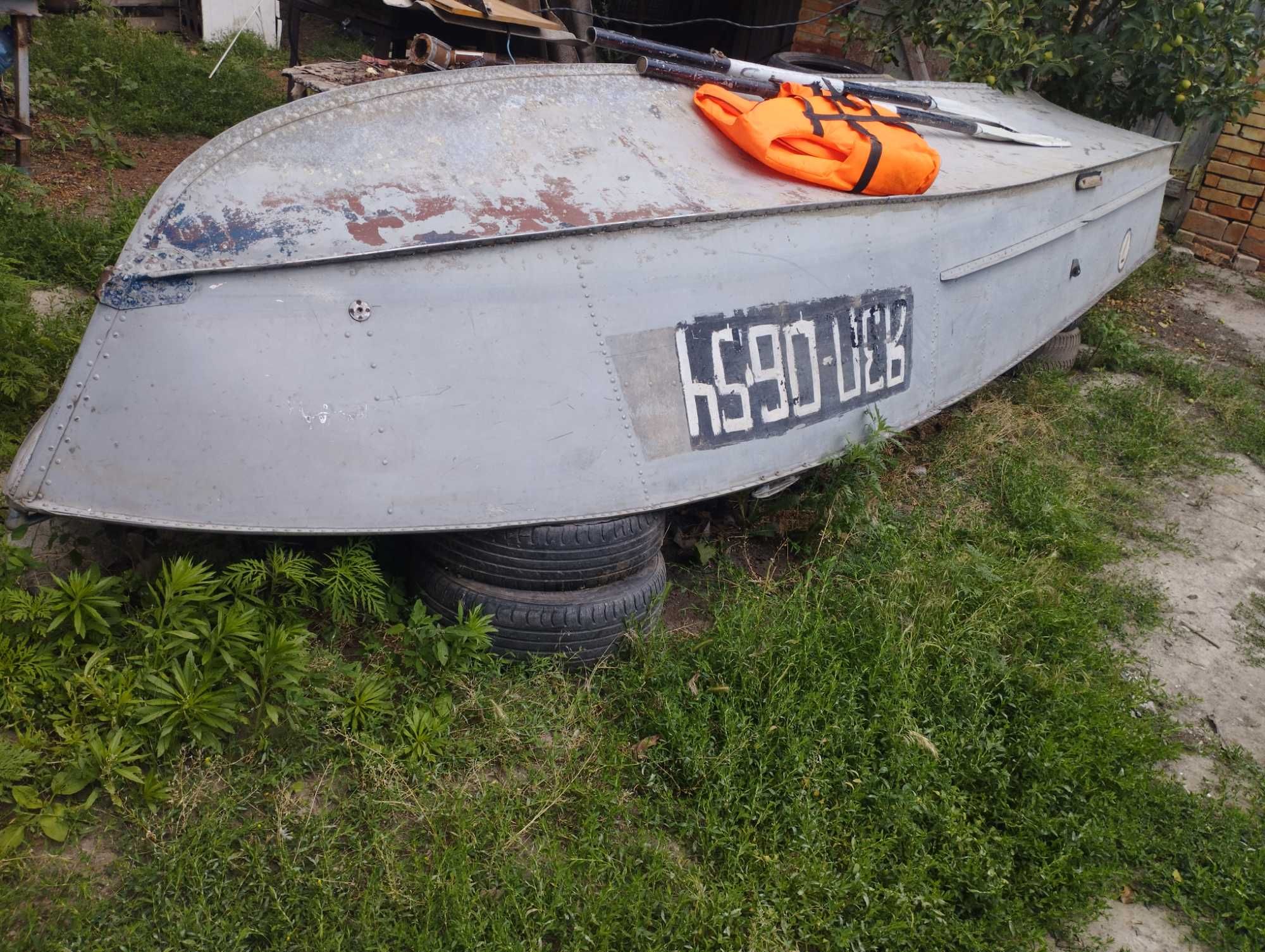 Прогрес човен продам