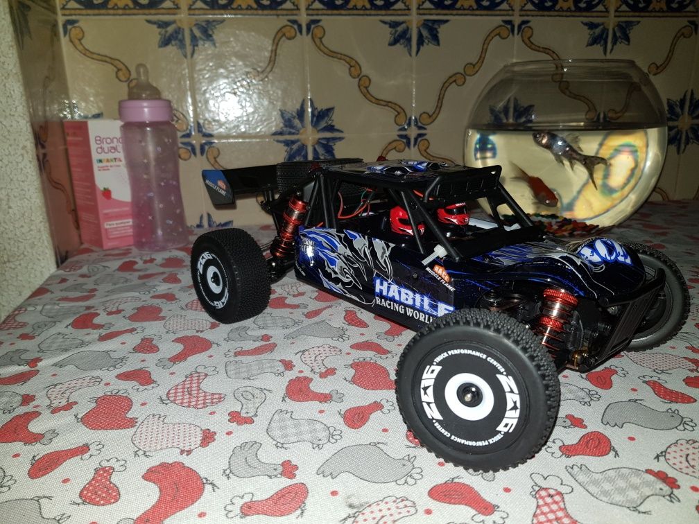 Carro rc 1/12 a bateria igual a novo