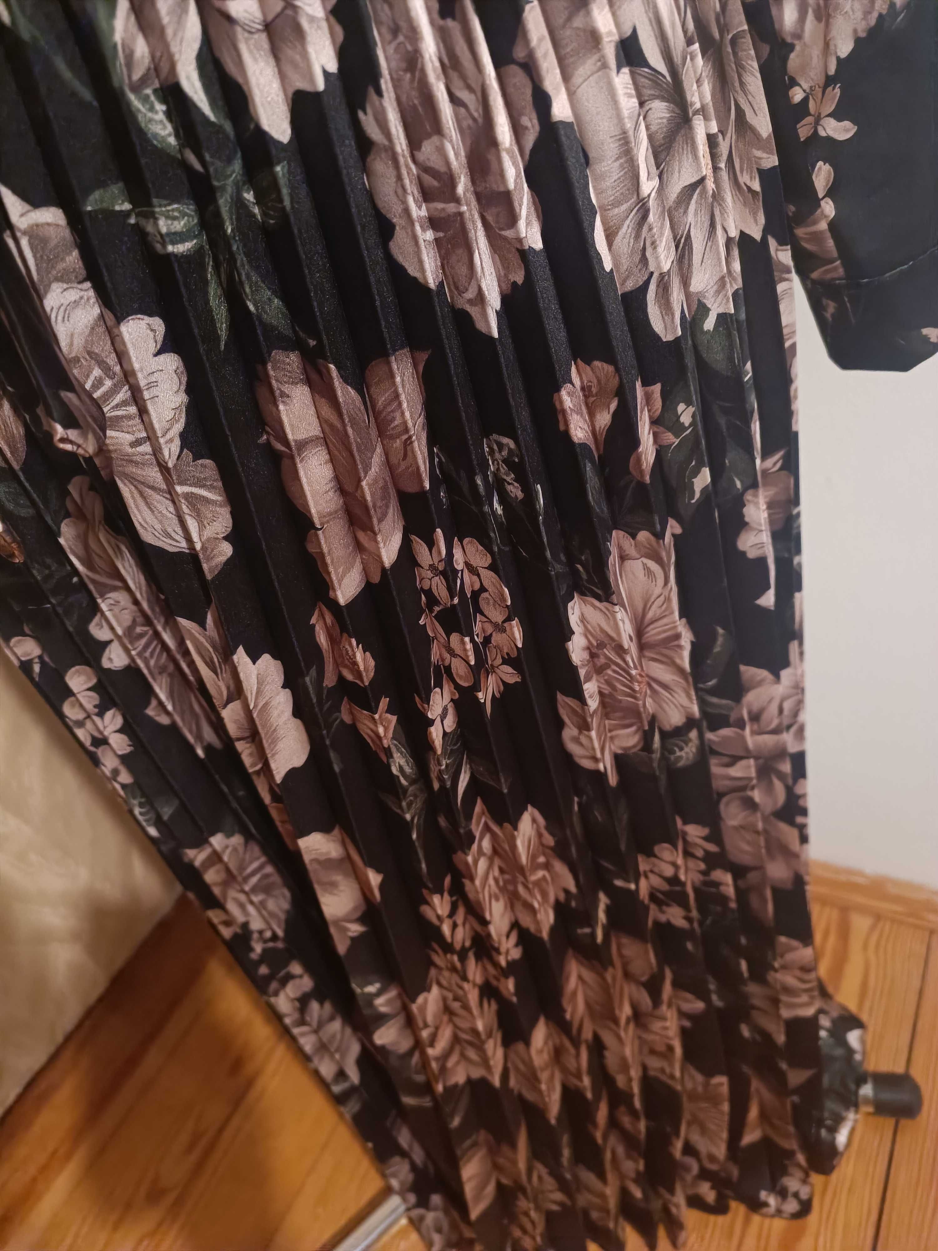 Sukienka maxi w kwiaty